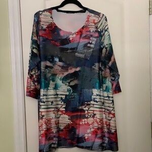 Red and Blue Graphic 3/4 Sleeve Tunic